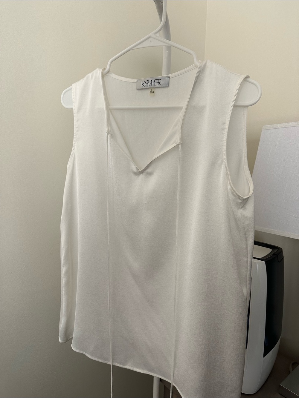 Kasper Cream Sleeveless V-Neck Camisole Top